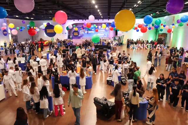 "Podemos transformar o olhar de alguém sobre o futuro", diz acadêmica sobre Feira das Profissões