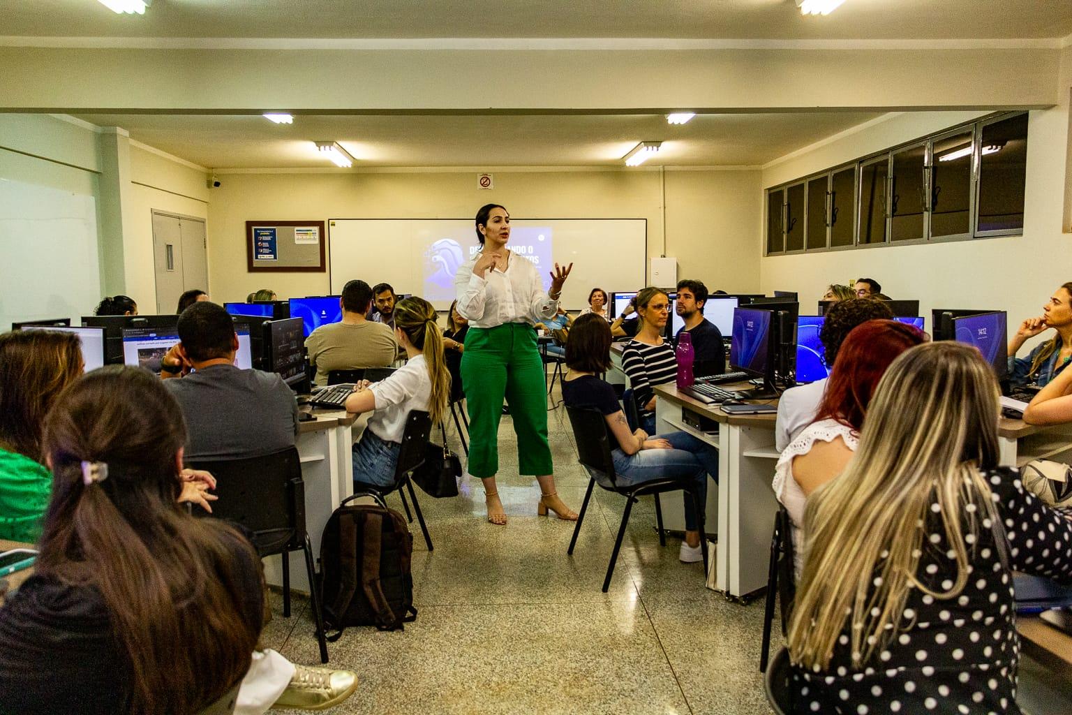 Capacitação de professores e coordenadores para a utilização de inteligência artificial (IA) aplicada ao ensino